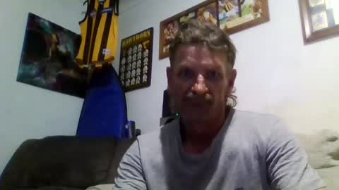 Sexiishaine online show from April 17, 2026, 10:24 pm