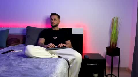 Snapshot of nicholassx chatting on March 12, 2025, 9:03 pm Nicholassx online show from March 12, 2025, 9:03 pm