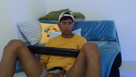 Snapshot of nick_collins20 chatting on October 31, 2025, 1:39 am Nick online show from October 31, 2025, 1:39 am