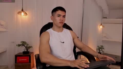 nick fenix online show from May 6, 2026, 1:25 am