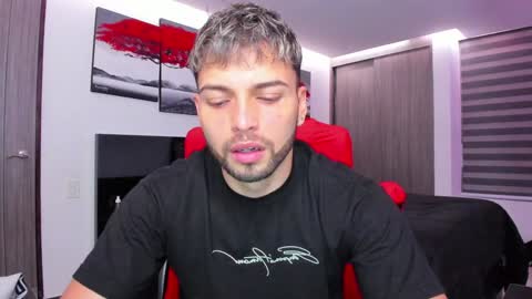 Snapshot of nick_klaus chatting on December 6, 2024, 11:25 pm Nick Klaus online show from December 6, 2024, 11:25 pm