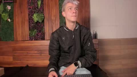 Nick  online show from December 19, 2025, 12:23 pm