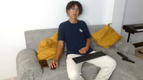 Snapshot of nickolas_moon chatting on September 18, 2025, 2:08 pm Nickolas Muoz online show from September 18, 2025, 2:08 pm