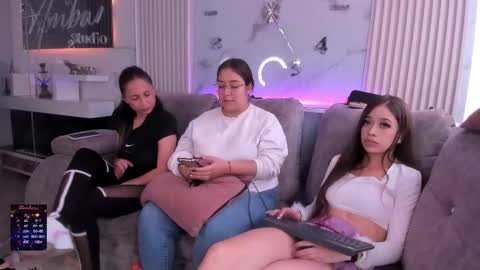 nicky_as online show from February 10, 2026, 6:23 pm