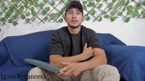 nicky online show from March 7, 2025, 8:11 pm