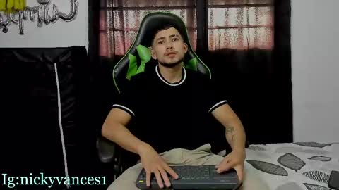 nicky online show from November 6, 2025, 9:37 pm