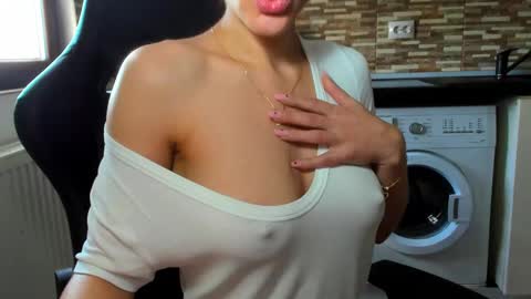 Nicky online show from February 23, 2025, 9:44 am