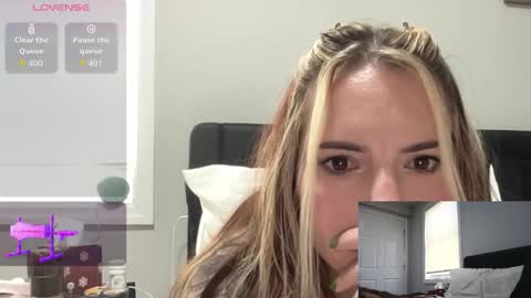 Snapshot of nicnaxx chatting on February 8, 2026, 3:04 pm nicnaxx online show from February 8, 2026, 3:04 pm