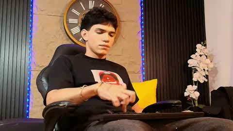 nico_monroet online show from April 28, 2026, 8:58 pm