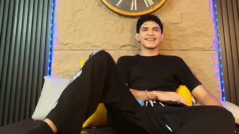 nico_monroet online show from May 6, 2026, 10:48 pm