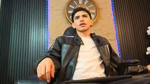nico_monroet online show from May 12, 2026, 10:29 pm