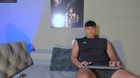 Snapshot of nicol_and_thiago_212 chatting on May 23, 2026, 11:31 pm nicol_and_thiago_212 online show from May 23, 2026, 11:31 pm
