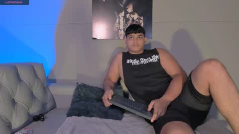 Snapshot of nicol_and_thiago_212 chatting on June 5, 2026, 10:48 pm nicol_and_thiago_212 online show from June 5, 2026, 10:48 pm