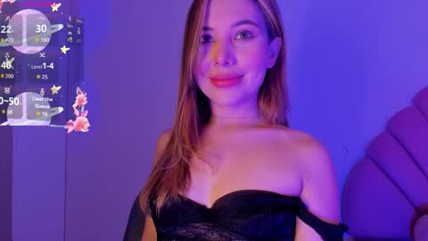 Nicol Gw online show from October 7, 2025, 4:42 am