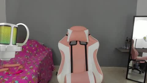 Snapshot of nicol_jone chatting on February 1, 2025, 6:43 am Nicol sanchez online show from February 1, 2025, 6:43 am