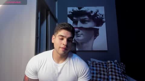 Snapshot of nicolasmuscle chatting on June 29, 2026, 4:18 pm Andres online show from June 29, 2026, 4:18 pm