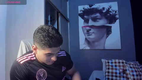 Snapshot of nicolasmuscle chatting on July 7, 2026, 4:33 pm Andres online show from July 7, 2026, 4:33 pm