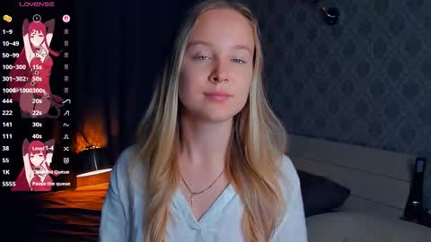 Nicoletta online show from September 17, 2025, 5:14 pm