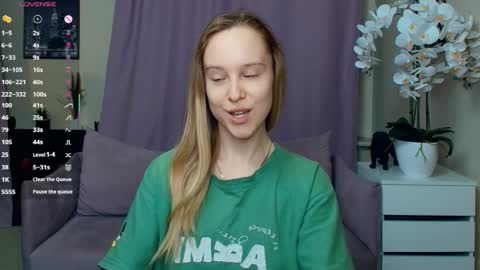 Nicoletta online show from April 4, 2026, 6:38 pm