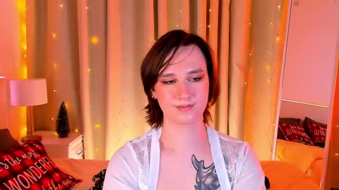 Nicole online show from December 17, 2024, 4:01 am
