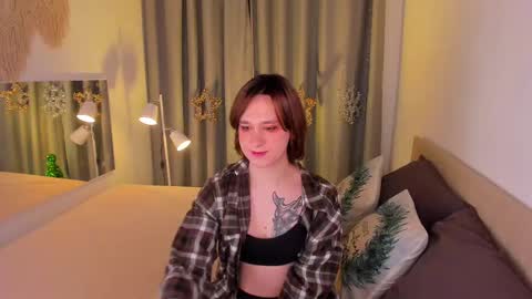 Nicole online show from December 18, 2024, 8:57 pm