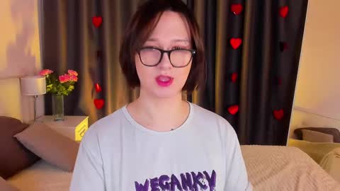 Nicole online show from February 11, 2025, 10:26 am