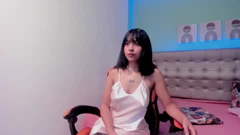 Snapshot of nicole_evan chatting on December 9, 2024, 8:12 pm Nicol online show from December 9, 2024, 8:12 pm