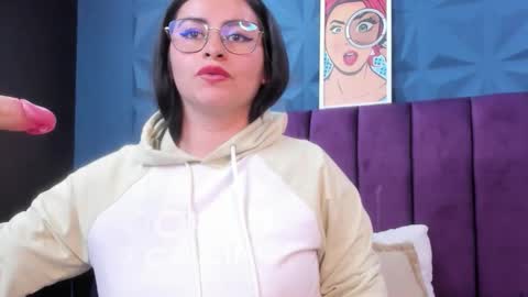 Nicole online show from May 16, 2026, 12:18 am