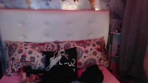 Snapshot of nicole_lewlls chatting on February 20, 2026, 10:38 am Nicole online show from February 20, 2026, 10:38 am