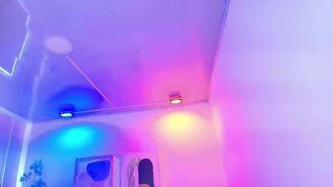 Nicolle online show from January 17, 2026, 11:26 am