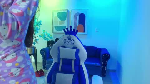 Nicolle online show from February 4, 2026, 11:38 am