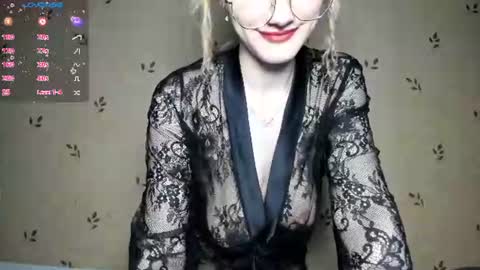 NicoleDavis online show from June 12, 2026, 7:46 pm