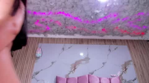 Snapshot of nicolee19_ chatting on April 14, 2026, 12:00 pm nicolee19_ online show from April 14, 2026, 12:00 pm