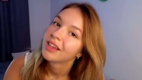 Nicole online show from May 17, 2026, 7:32 pm