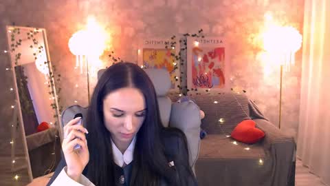 Snapshot of nicolemerz chatting on June 5, 2026, 4:02 pm Nicole online show from June 5, 2026, 4:02 pm