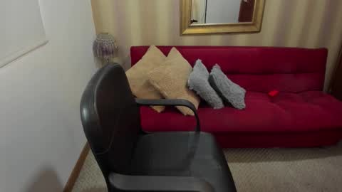 Nicolettcolin  online show from February 2, 2026, 6:50 pm