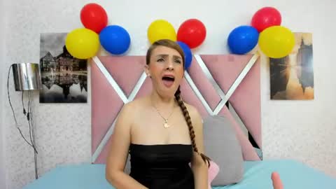 nicoll_89 online show from June 28, 2026, 1:17 pm