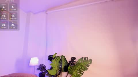 nicolle_evanss_ online show from March 7, 2026, 5:04 am