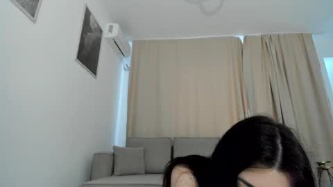 Nicolle online show from April 3, 2026, 5:05 am