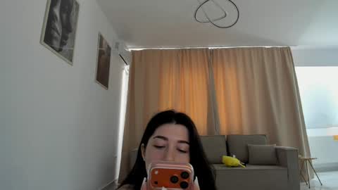 Nicolle online show from June 4, 2026, 7:03 am