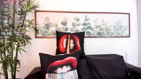 Nicolle Lima online show from February 21, 2025, 8:38 pm