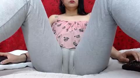 NICOLLE online show from September 19, 2025, 9:37 pm