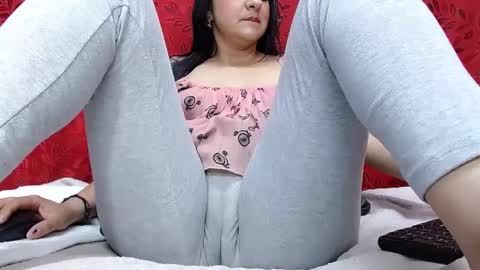 NICOLLE online show from September 22, 2025, 9:28 pm