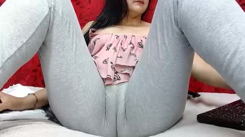 NICOLLE online show from October 29, 2025, 9:49 pm