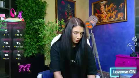 Nicolle online show from March 19, 2026, 11:25 am