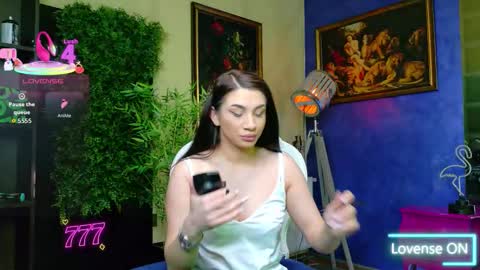 Nicolle online show from March 26, 2026, 9:48 am