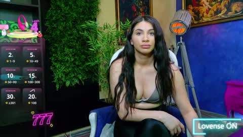 Nicolle online show from April 6, 2026, 11:33 am