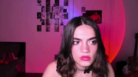 Daisy online show from October 15, 2025, 3:45 pm