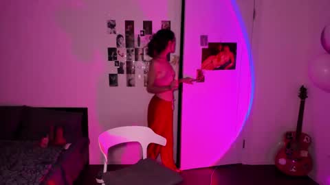 Daisy online show from October 24, 2025, 10:06 pm