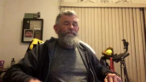 nightmoves1970 online show from March 19, 2026, 3:32 am